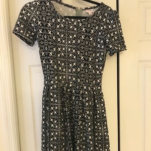 LuLaRoe Amelia Dipped XS